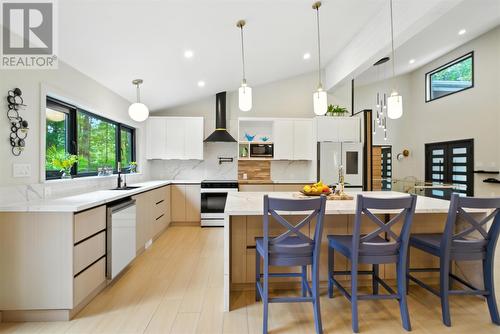 4223 Queen St, Sault Ste. Marie, ON - Indoor