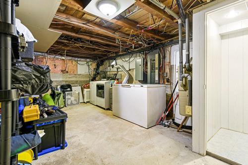 Rangement - 307 Ch. Des Aigles, Nominingue, QC - Indoor Photo Showing Basement