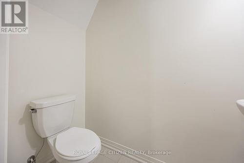 32 Emmas Way, Whitby, ON - Indoor Photo Showing Bathroom