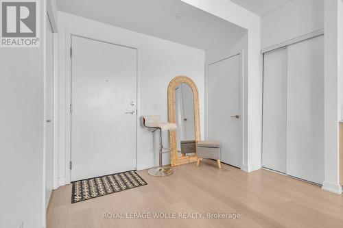 412 - 859 The Queensway, Toronto, ON - Indoor Photo Showing Other Room