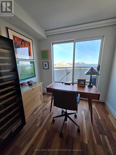 1406 - 2267 Lake Shore Boulevard W, Toronto, ON - Indoor Photo Showing Office
