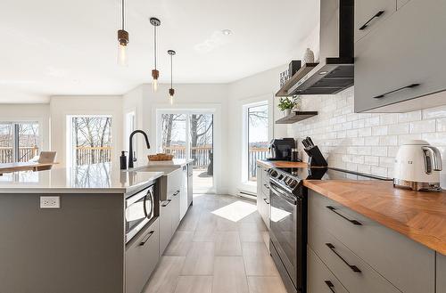 Kitchen - 251 Ch. Des Bosquets-Fleuris, Stanstead - Canton, QC - Indoor Photo Showing Kitchen With Upgraded Kitchen