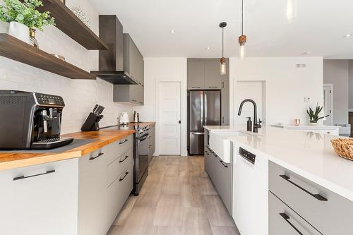 Cuisine - 251 Ch. Des Bosquets-Fleuris, Stanstead - Canton, QC - Indoor Photo Showing Kitchen With Upgraded Kitchen