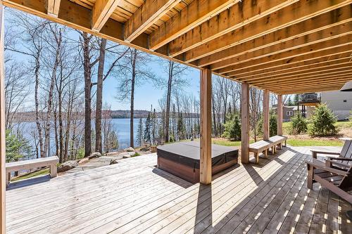 Terrasse - 251 Ch. Des Bosquets-Fleuris, Stanstead - Canton, QC - Outdoor With Deck Patio Veranda With Exterior