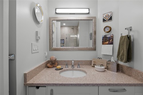 8-800 Primrose St, Qualicum Beach, BC 