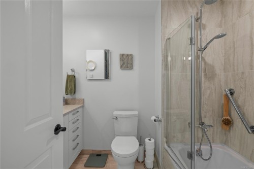 8-800 Primrose St, Qualicum Beach, BC 