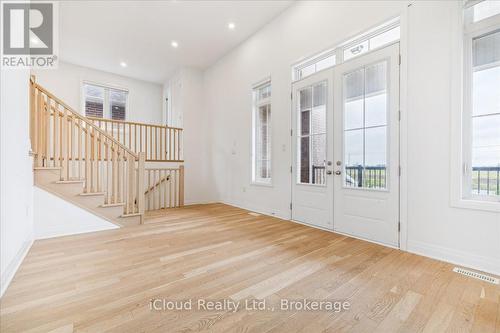 925 Hickory Crescent, Milton, ON - Indoor Photo Showing Other Room