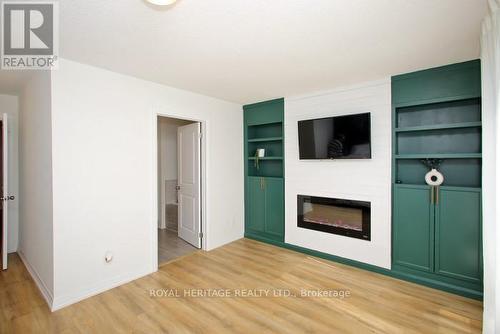5 Klein Way, Whitby, ON - Indoor Photo Showing Living Room With Fireplace
