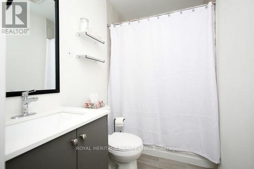 5 Klein Way, Whitby, ON - Indoor Photo Showing Bathroom