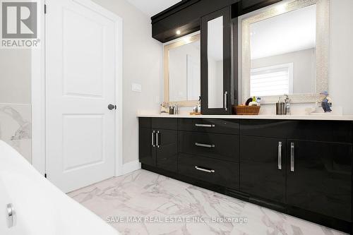 23 Forfar Avenue, Kitchener, ON - Indoor Photo Showing Bathroom