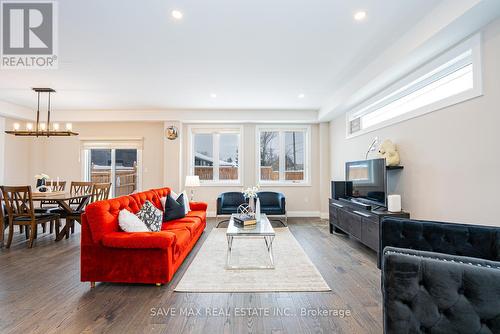 23 Forfar Avenue, Kitchener, ON - Indoor Photo Showing Living Room