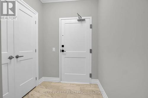 107 - 460 Callaway Road, London North (North R), ON - Indoor Photo Showing Other Room