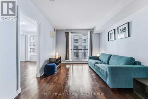 808 - 200 Besserer Street, Ottawa, ON - Indoor Photo Showing Living Room