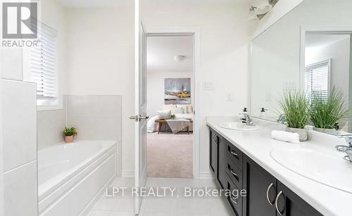 4 Bilanski Farm Road, Brantford, ON - Indoor Photo Showing Bathroom