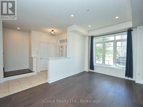 3069 Preserve Drive, Oakville, ON - Indoor Photo Showing Kitchen With Upgraded Kitchen
