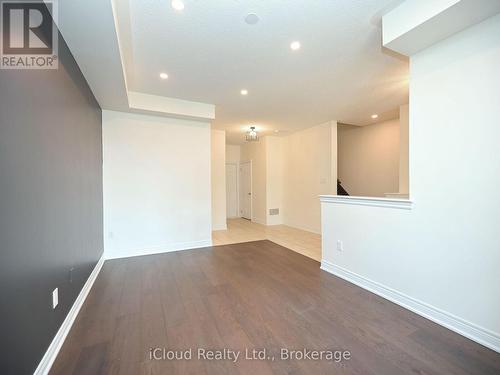 3069 Preserve Drive, Oakville, ON - Indoor Photo Showing Kitchen