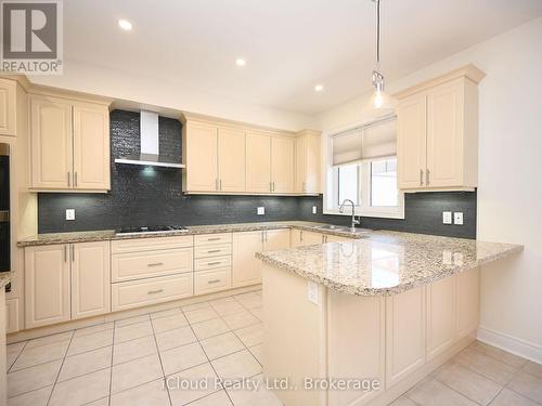 3069 Preserve Drive, Oakville, ON - Indoor Photo Showing Kitchen With Upgraded Kitchen