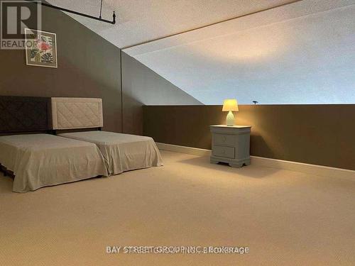 605 - 1071 Queens Avenue, Oakville, ON - Indoor Photo Showing Bedroom