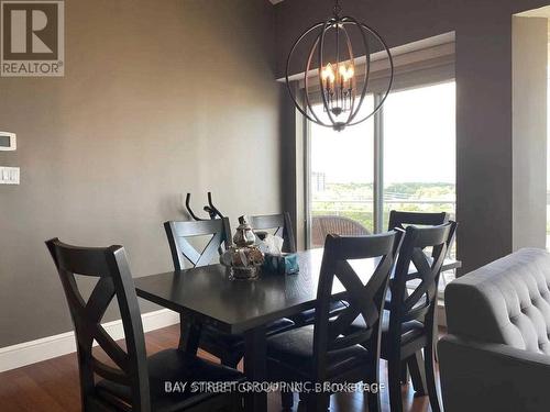 605 - 1071 Queens Avenue, Oakville, ON - Indoor Photo Showing Dining Room