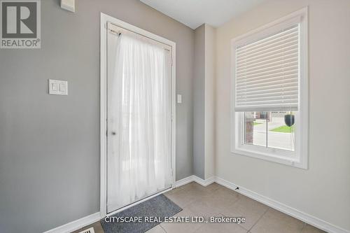 8485 Primrose Lane, Niagara Falls, ON - Indoor Photo Showing Other Room