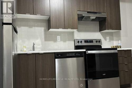 512 - 5131 Sheppard Avenue E, Toronto, ON - Indoor Photo Showing Kitchen With Stainless Steel Kitchen With Upgraded Kitchen