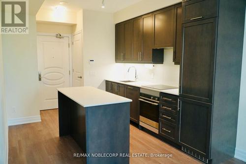 1511 - 9085 Jane Street, Vaughan, ON - Indoor Photo Showing Kitchen