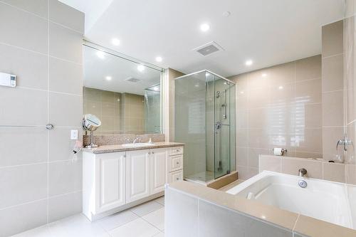 Bathroom - 5H-1210 Boul. De Maisonneuve O., Montréal (Ville-Marie), QC - Indoor Photo Showing Bathroom