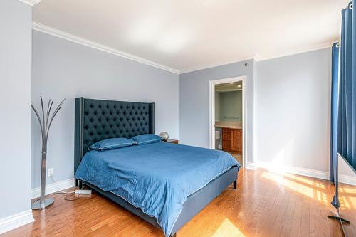 Chambre à coucher - 5H-1210 Boul. De Maisonneuve O., Montréal (Ville-Marie), QC - Indoor Photo Showing Bedroom