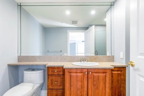 Bathroom - 5H-1210 Boul. De Maisonneuve O., Montréal (Ville-Marie), QC - Indoor Photo Showing Bathroom