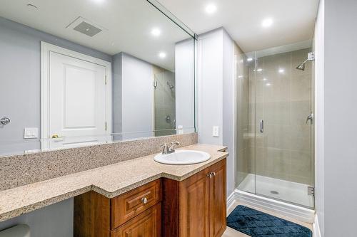 Bathroom - 5H-1210 Boul. De Maisonneuve O., Montréal (Ville-Marie), QC - Indoor Photo Showing Bathroom