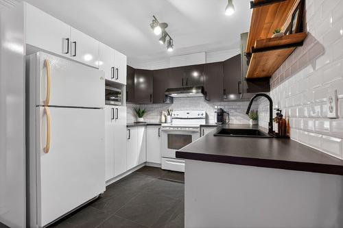 Kitchen - 1232 Boul. Roberval E., Longueuil (Le Vieux-Longueuil), QC - Indoor Photo Showing Kitchen