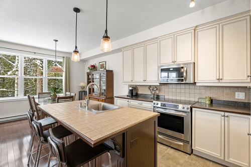 Kitchen - F-8 Rue Ste-Lucie, Sainte-Agathe-Des-Monts, QC - Indoor Photo Showing Kitchen