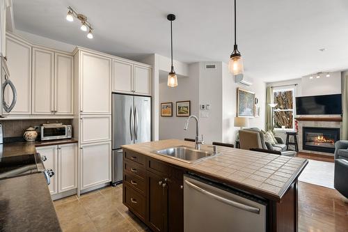 Cuisine - F-8 Rue Ste-Lucie, Sainte-Agathe-Des-Monts, QC - Indoor Photo Showing Kitchen With Upgraded Kitchen