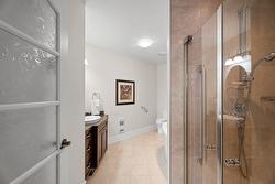 Ensuite bathroom - 