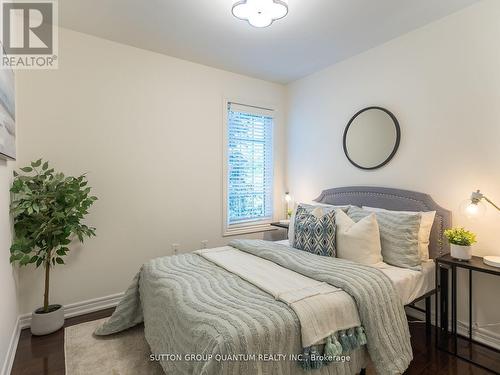 50 Rosewood Avenue, Mississauga, ON - Indoor Photo Showing Bedroom