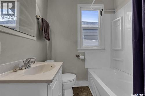 2645 Broder Street, Regina, SK - Indoor Photo Showing Bathroom
