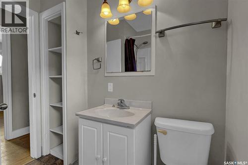 2645 Broder Street, Regina, SK - Indoor Photo Showing Bathroom