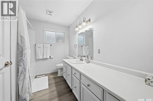 803 Carr Place, Prince Albert, SK - Indoor Photo Showing Bathroom