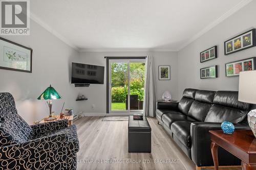 114 - 573 Armstrong Road E, Kingston (West Of Sir John A. Blvd), ON - Indoor Photo Showing Living Room