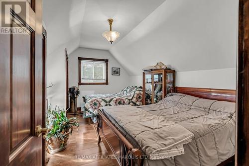 1590 Cornwall Centre Road, Cornwall, ON - Indoor Photo Showing Bedroom