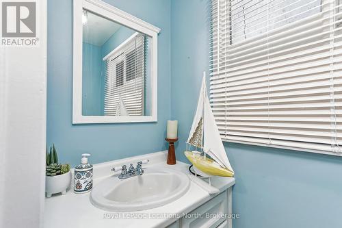 2 Sunset Court, Collingwood, ON - Indoor Photo Showing Bathroom