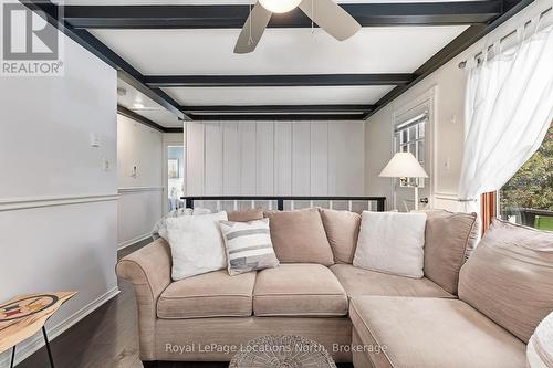 2 Sunset Court, Collingwood, ON - Indoor Photo Showing Living Room