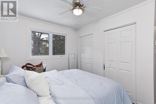 2 Sunset Court, Collingwood, ON - Indoor Photo Showing Bedroom