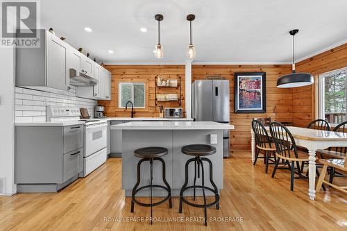 1107 Wood Duck Lane, Frontenac (Frontenac South), ON - Indoor Photo Showing Kitchen With Upgraded Kitchen