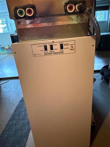 223627 Airport Road E, Swan River, MB - Indoor Photo Showing Other Room