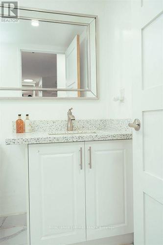 1907 - 145 Hillcrest Avenue, Mississauga, ON - Indoor Photo Showing Bathroom
