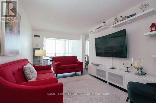 1907 - 145 Hillcrest Avenue, Mississauga, ON - Indoor Photo Showing Living Room