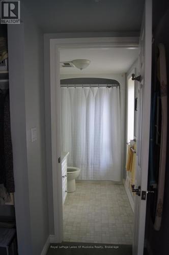 1 - 24 Dairy Lane, Huntsville (Chaffey), ON - Indoor Photo Showing Bathroom