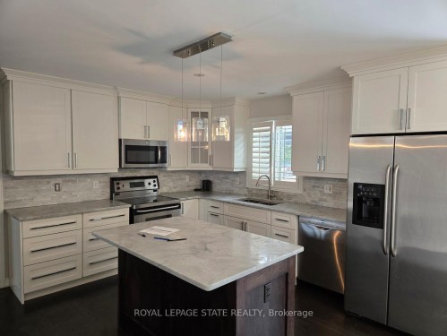 71 Cobblestone Drive, Brant, ON - Indoor Photo Showing Kitchen With Double Sink