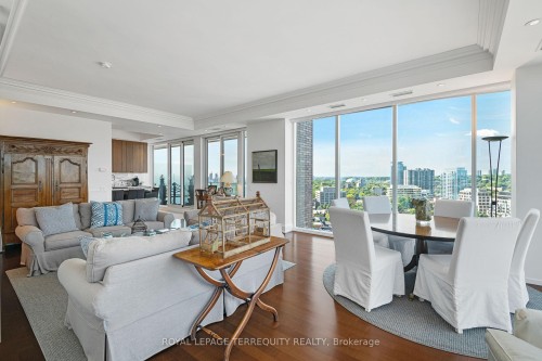 1804-88 Davenport Road, Toronto, ON - Indoor Photo Showing Living Room